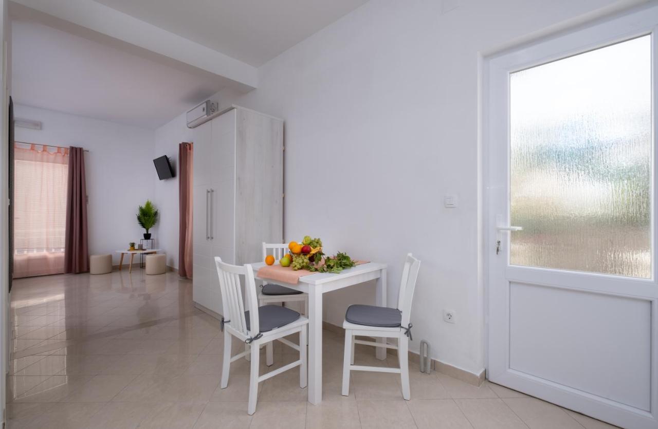 Studio Apartment Brigita Mlini Exterior foto
